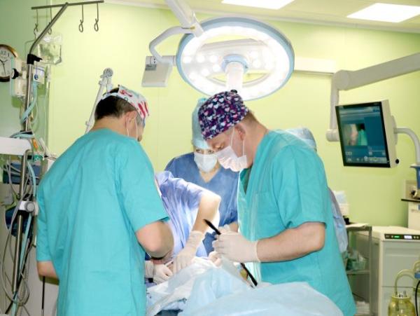 Уникальная операция: в Морозовской больнице спасли ребенка, у которого трахея была размером с соломинку