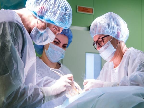 Столичные врачи избавили пациента от паралича гортани