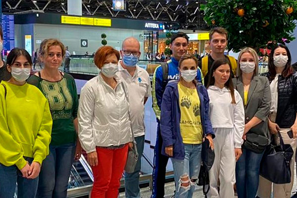 Бригада московских врачей вылетела в Хабаровск для борьбы с коронавирусом