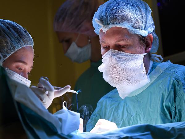 Московские врачи восстановили органы мочеполовой системы ребенка с помощью слизистой щеки