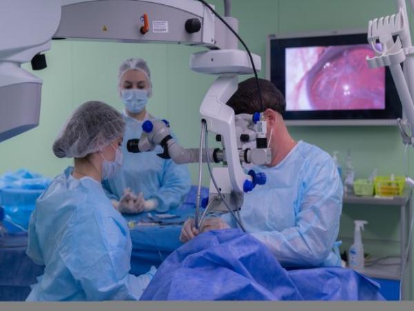 В Морозовской больнице офтальмологи смогли восстановить ребенку зрение после травмы глаза стрелкой от дартс