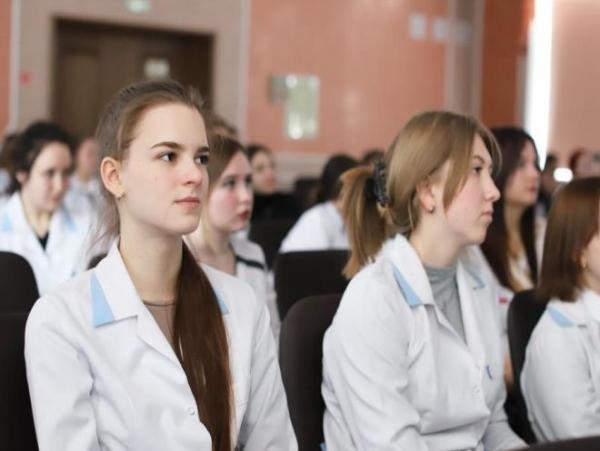 Более 1 800 студентов московских медицинских колледжей приняли участие в «Неделе карьеры»
