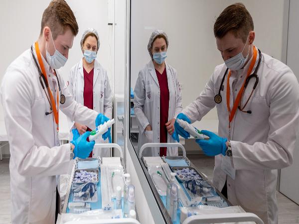 Три тысячи сотрудников обновленных поликлиник прошли обучение в Кадровом центре Депздрава с начала года