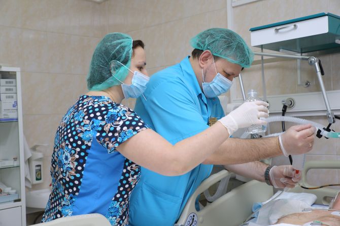 Столичные хирурги спасли туристку от инвалидности