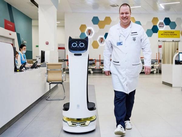 Ушастые ассистенты. Как робокошки помогают в московских больницах