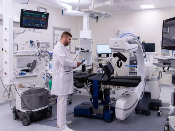 Как работает уникальная гибридная операционная во флагманском центре больницы имени В.В. Вересаева